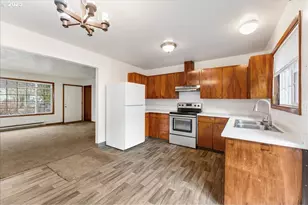 14330 SE Powell Blvd, Portland, OR 97236 - Photo 11