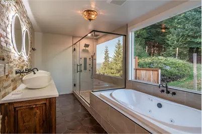 250 Mountain Dr, Roseburg, OR 97471 - Photo 15