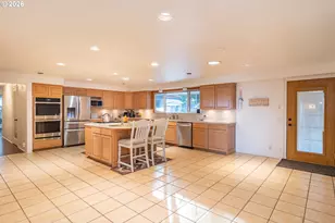 250 Mountain Dr, Roseburg, OR 97471 - Photo 11