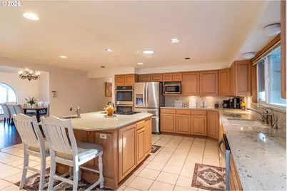 250 Mountain Dr, Roseburg, OR 97471 - Photo 7