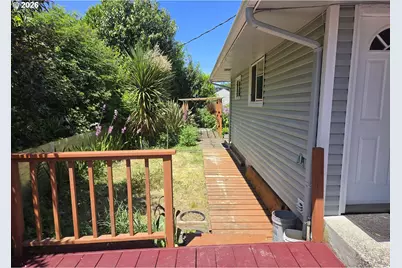 3330 Chester St, North Bend, OR 97459 - Photo 31