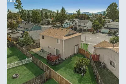 17543 SE Sherman Ct, Portland, OR 97233 - Photo 23