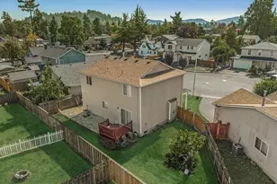 17543 SE Sherman Ct, Portland, OR 97233 - Photo 23