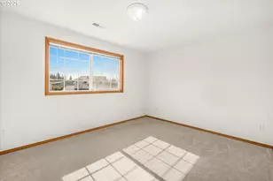 17543 SE Sherman Ct, Portland, OR 97233 - Photo 21