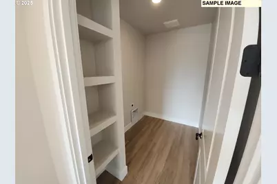 657 Magnolia Ave #10, Woodburn, OR 97071 - Photo 7