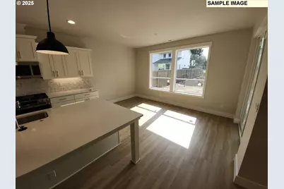 657 Magnolia Ave #10, Woodburn, OR 97071 - Photo 3