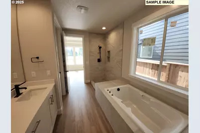 657 Magnolia Ave #10, Woodburn, OR 97071 - Photo 11