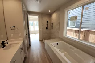 657 Magnolia Ave, Woodburn, OR 97071 - Photo 11