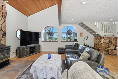 9838 SE Clatsop St, Portland, OR 97266 - Photo 13