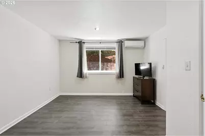 9838 SE Clatsop St, Portland, OR 97266 - Photo 27