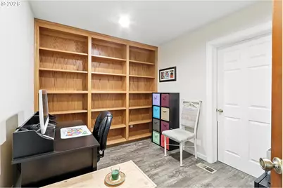 9838 SE Clatsop St, Portland, OR 97266 - Photo 25