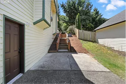 9838 SE Clatsop St, Portland, OR 97266 - Photo 39