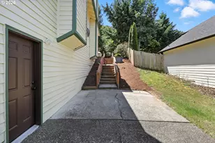 9838 SE Clatsop St, Portland, OR 97266 - Photo 39