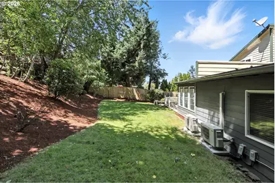 9838 SE Clatsop St, Portland, OR 97266 - Photo 43
