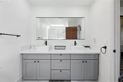 9838 SE Clatsop St, Portland, OR 97266 - Photo 33