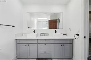 9838 SE Clatsop St, Portland, OR 97266 - Photo 33