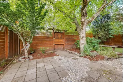 8690 N Willamette Blvd, Portland, OR 97203 - Photo 31