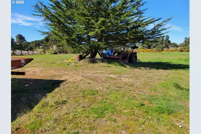 18th St SW, Bandon, OR 97411 - Photo 5