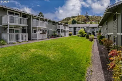 885 NE Sunset St #22, Roseburg, OR 97470 - Photo 35