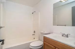 885 NE Sunset St, Roseburg, OR 97470 - Photo 25