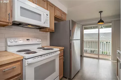 885 NE Sunset St #22, Roseburg, OR 97470 - Photo 11