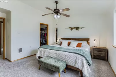 280 NW Country Ct, McMinnville, OR 97128 - Photo 19