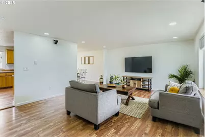 280 NW Country Ct, McMinnville, OR 97128 - Photo 9