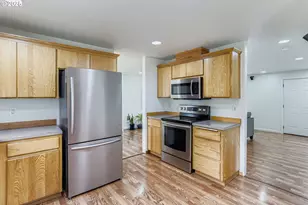 280 NW Country Ct, McMinnville, OR 97128 - Photo 13