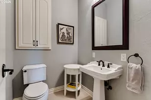 32825 Kestrel Ln, Eugene, OR 97405 - Photo 9