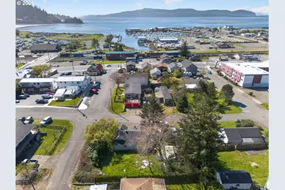 402 Acacia Ave, Garibaldi, OR 97118 - Photo 19