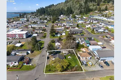 402 Acacia Ave, Garibaldi, OR 97118 - Photo 17