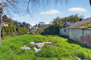 402 Acacia Ave, Garibaldi, OR 97118 - Photo 7