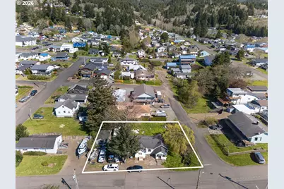 402 Acacia Ave, Garibaldi, OR 97118 - Photo 13