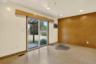 321 NE 108th Pl, Portland, OR 97220 - Photo 11