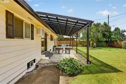 321 NE 108th Pl, Portland, OR 97220 - Photo 47