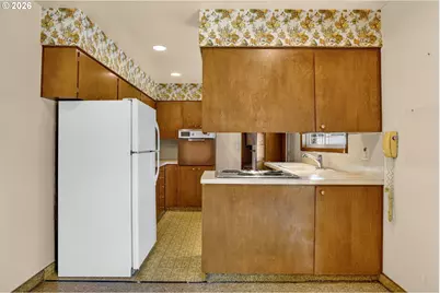 321 NE 108th Pl, Portland, OR 97220 - Photo 15