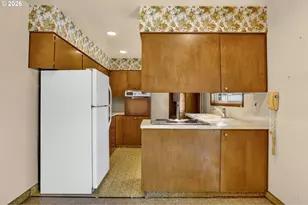 321 NE 108th Pl, Portland, OR 97220 - Photo 15