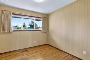 321 NE 108th Pl, Portland, OR 97220 - Photo 21