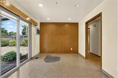 321 NE 108th Pl, Portland, OR 97220 - Photo 9