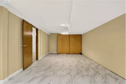 321 NE 108th Pl, Portland, OR 97220 - Photo 33