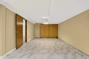 321 NE 108th Pl, Portland, OR 97220 - Photo 33