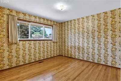 321 NE 108th Pl, Portland, OR 97220 - Photo 19