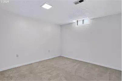 321 NE 108th Pl, Portland, OR 97220 - Photo 37