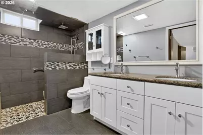 321 NE 108th Pl, Portland, OR 97220 - Photo 39
