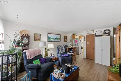 1035 W 11th St, Coquille, OR 97423 - Photo 9