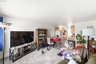 1035 W 11th St, Coquille, OR 97423 - Photo 15