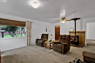 32253 Deberry Rd, Creswell, OR 97426 - Photo 3