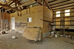 32253 Deberry Rd, Creswell, OR 97426 - Photo 27