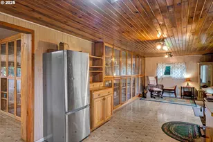 32253 Deberry Rd, Creswell, OR 97426 - Photo 11