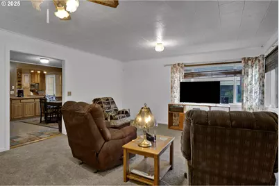 32253 Deberry Rd, Creswell, OR 97426 - Photo 5